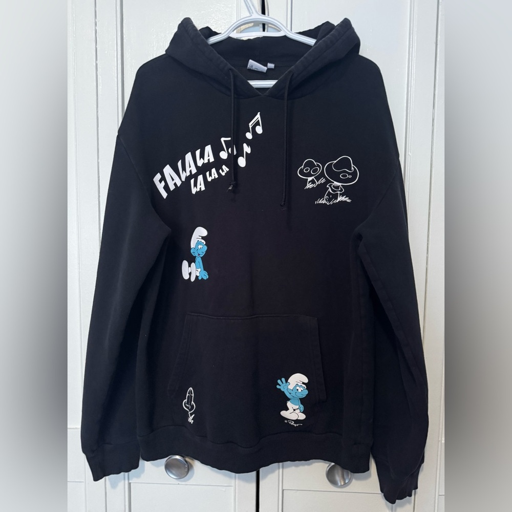 Black the smurfs hoodie size XL